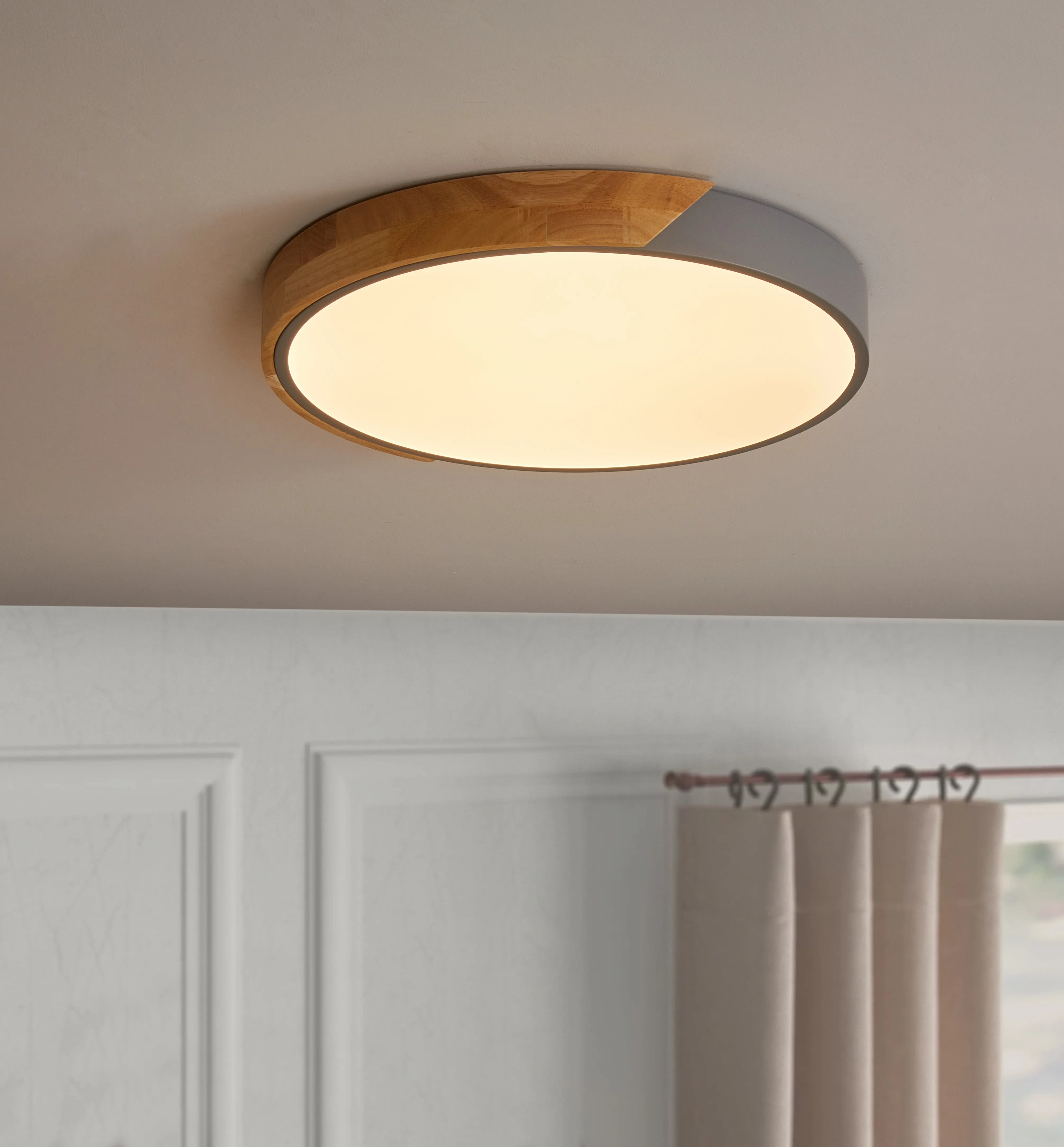 1-Light Round Acrylic LED Flush Mount Lighting