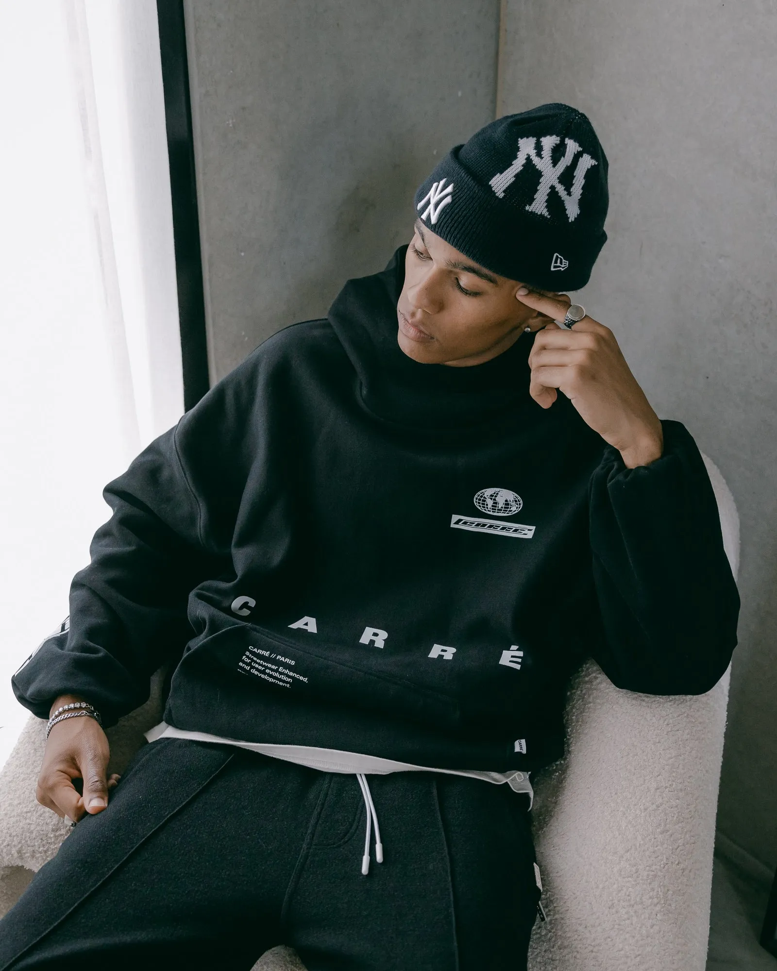 Carré Enhanced Oversized Superior Hoodie Black